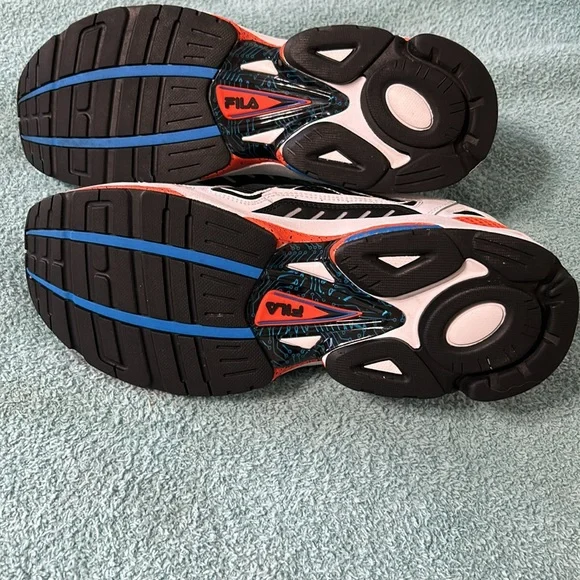 FILA New Limited Edition - Picture 4 of 7